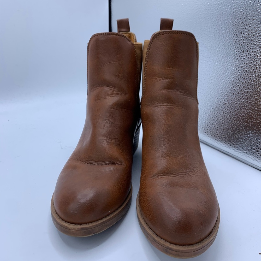 Boots - Picture 2 of 5